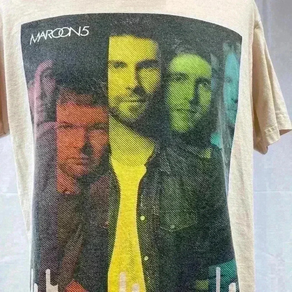 Maroon 5 Concert T Shirt M 2010 Tour Shirt Medium - Picture 1 of 3